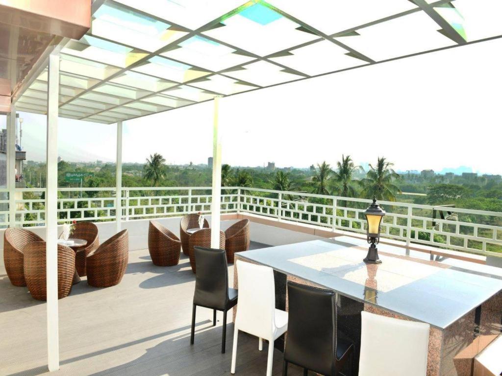 8Day Hotel Rangun Kültér fotó