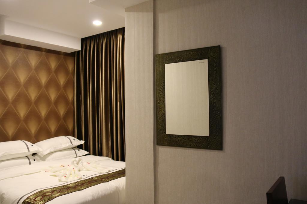 8Day Hotel Rangun Szoba fotó